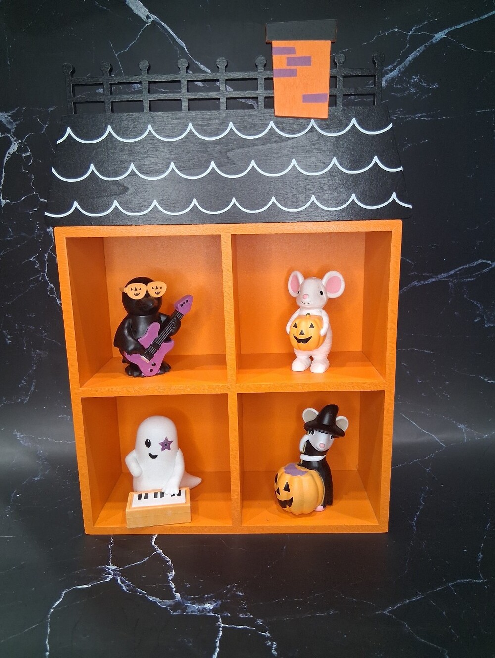 Target Bullseye 2026 Halloween Haunted House Shelf Display with 4 Figurines NWT